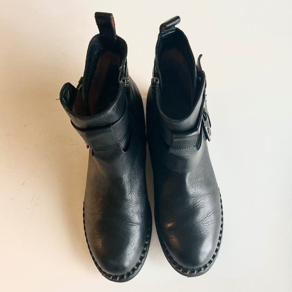 Gentle Souls Black Genuine Leather Rubber Outsole Ankle Boots size 9 - Picture 4 of 13